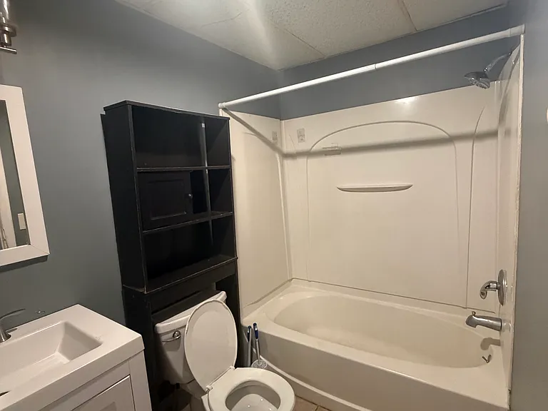 1019 Clay Ave #3 — Photo 4