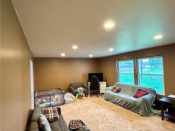 4th image of 2849 Marigold Dr
