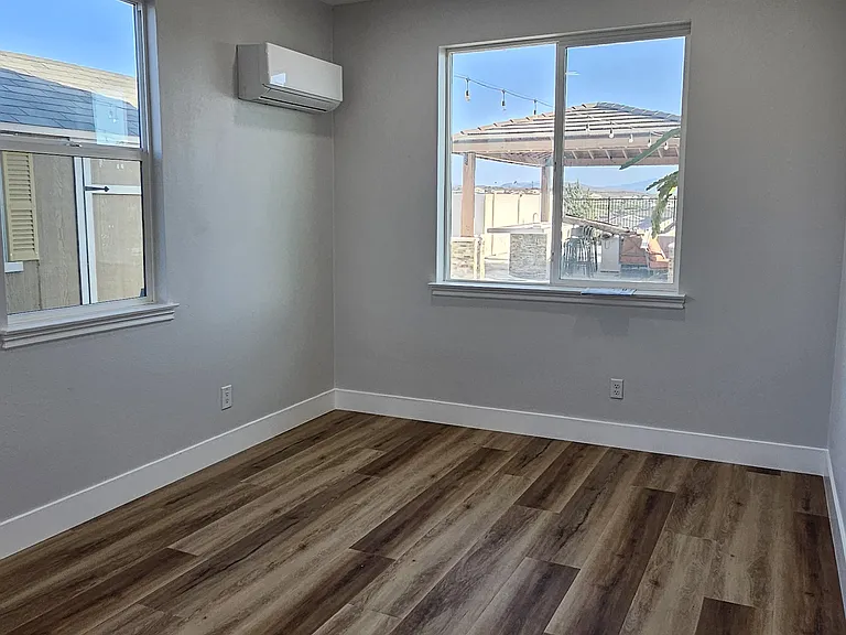 13717 Constance Ave — Photo 5