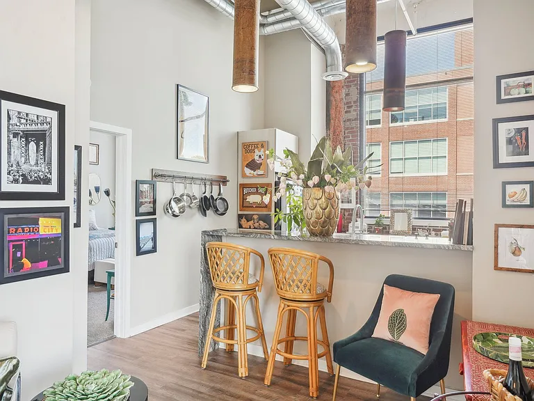 Lofts at Narrow — Photo 10