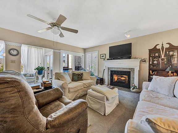 5th image of 265 Waterside Dr #13-M