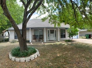 742 S Main St, Lockhart, TX 78644