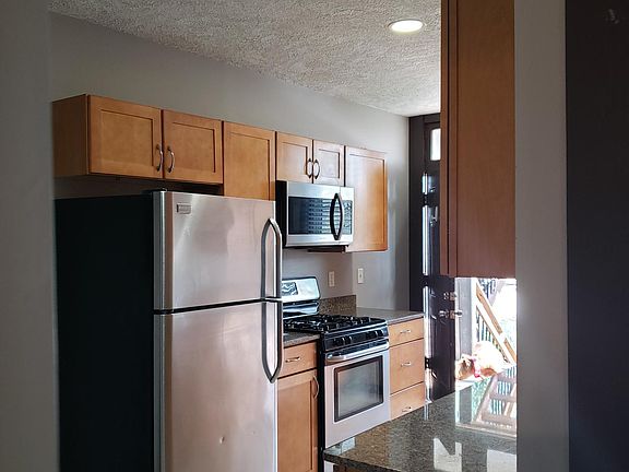 4th image of 3810 Shenandoah Ave APT B