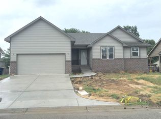 1230 W Leonard St, Haysville, KS 67060
