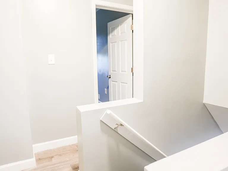 Monroe Cir — Photo 17