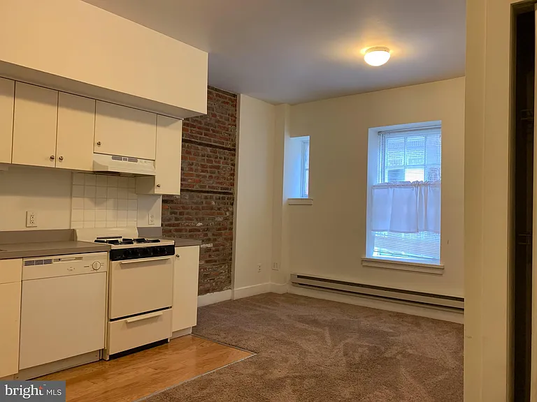 330 S Juniper St #2D — Photo 3