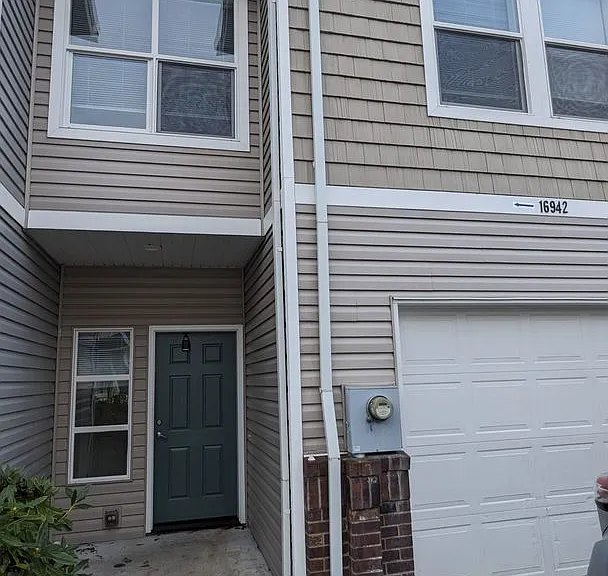 Halsey East Townhomes — Photo 44