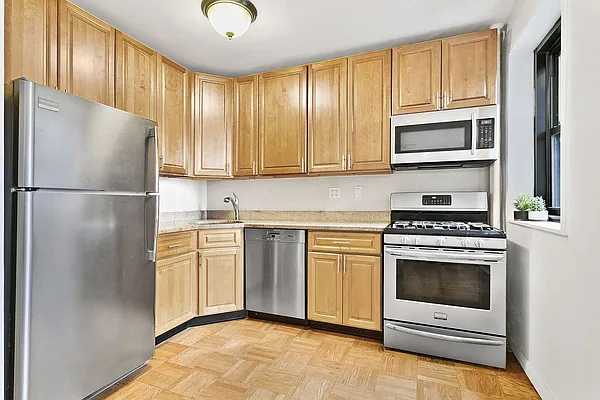 Sold by Compass | media 5