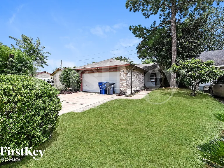 6316 Porterway Dr — Photo 1