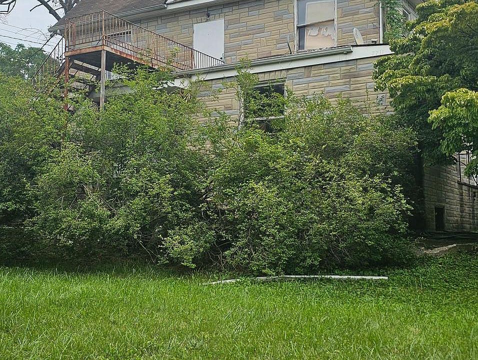 2nd image of 7711 Woodbine Rd