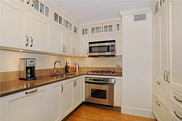 Rented by Corcoran | media 8