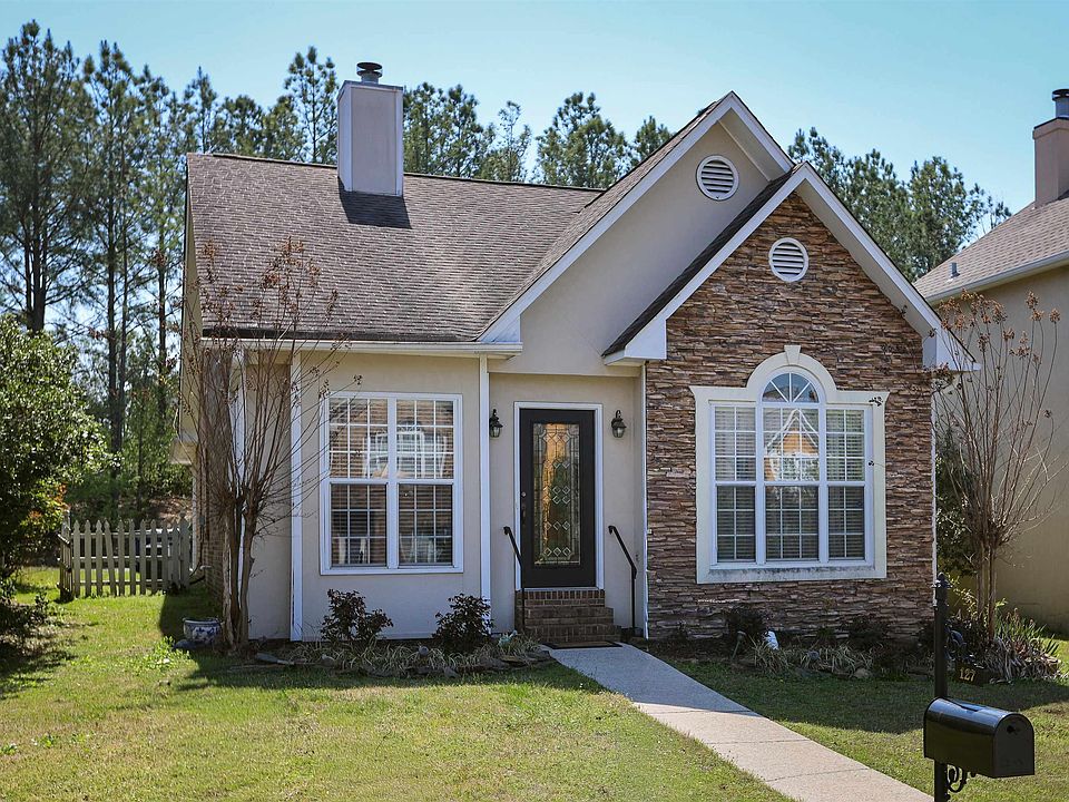 1st image of 127 Warwick Cir