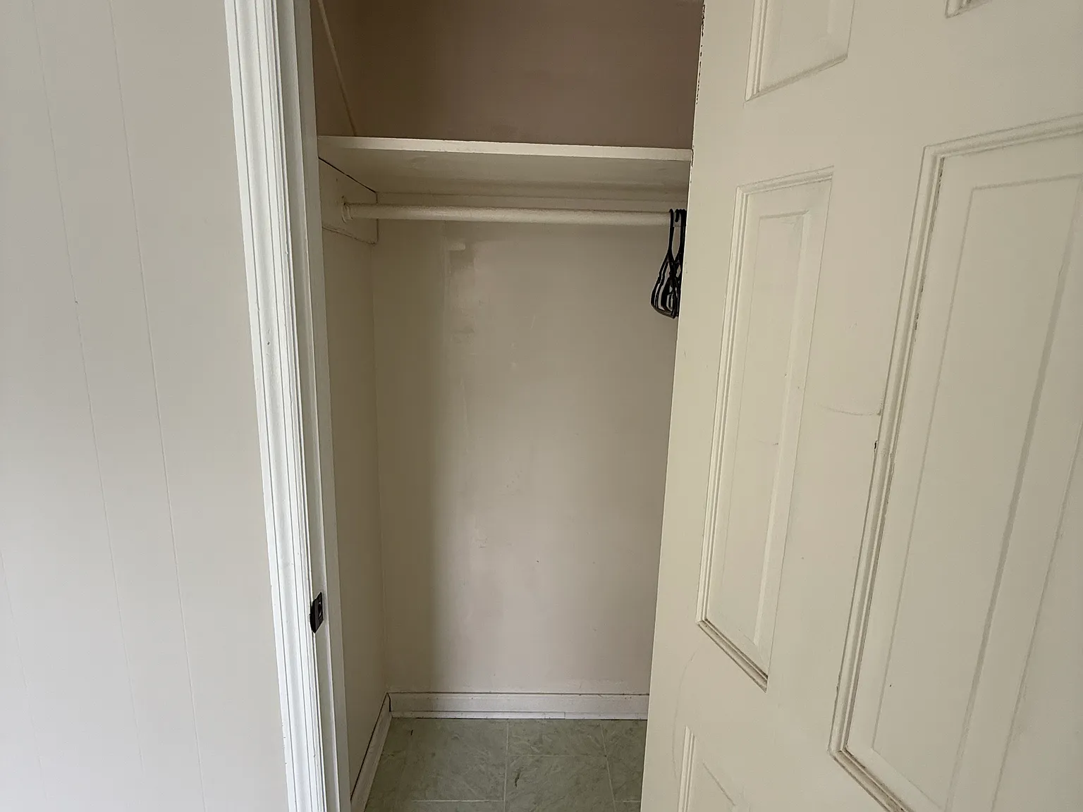 6 bed, 2626 sqft, $2,500 — Photo 2