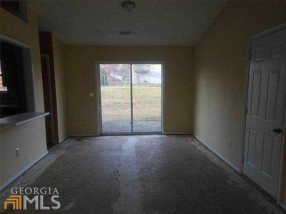 3rd image of 2067 Lown Farm Ln