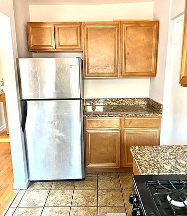 3rd image of 5826 Sunshine Dr #2S