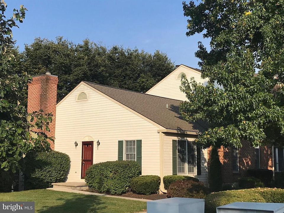 Exterior with front door facing the street