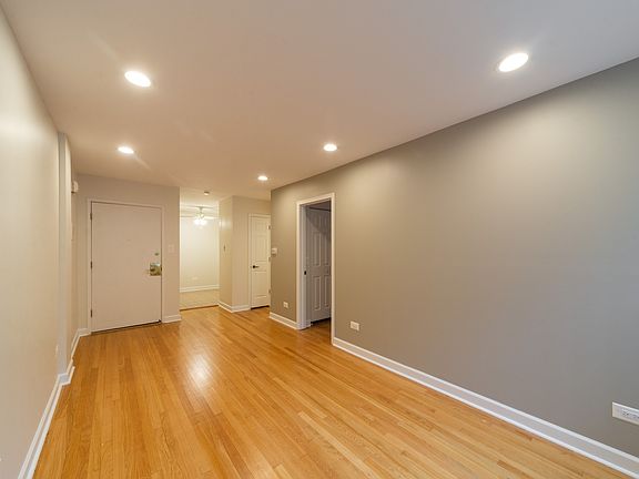 3rd image of 415 S Maple Ave APT 702