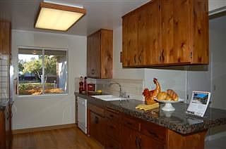 2nd image of 5263 Lassen Ave