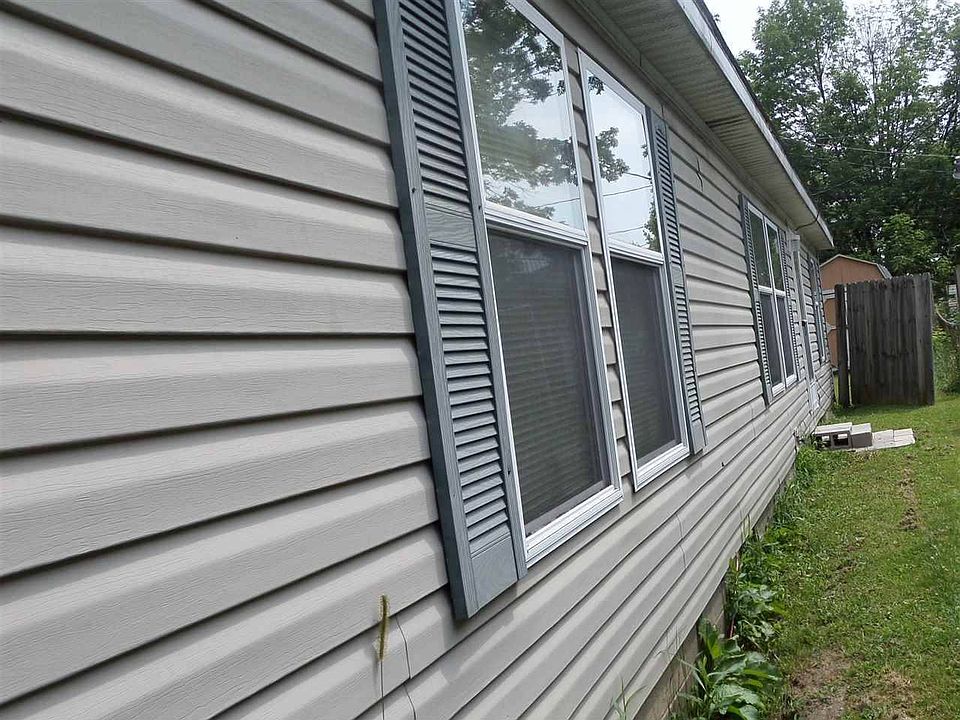 2nd image of 1828 Columbus St