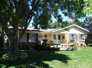 1530 Fireside Dr, Racine, WI 53402