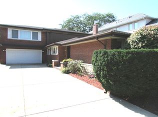 4463 W Estes Ave, Lincolnwood, IL 60712