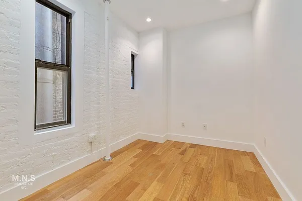 Rented by MNS | media 5