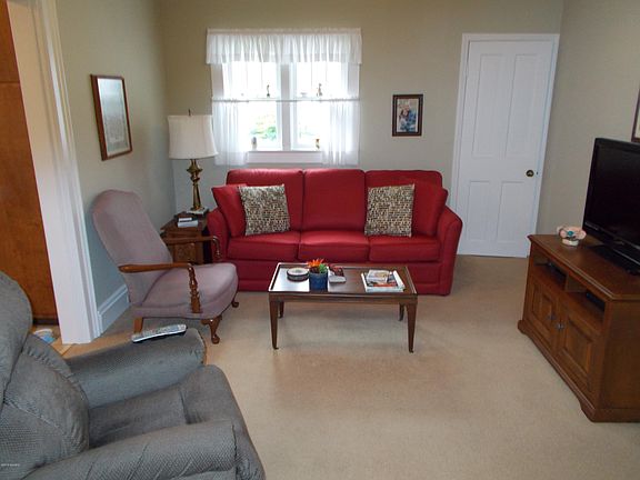 2nd image of 207 N Ferry St