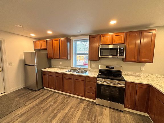 3rd image of 308 W 7th St #2-A