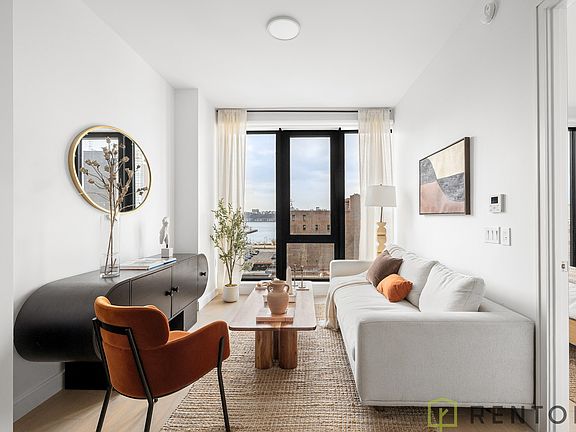 2nd image of 554 W 46th St #310