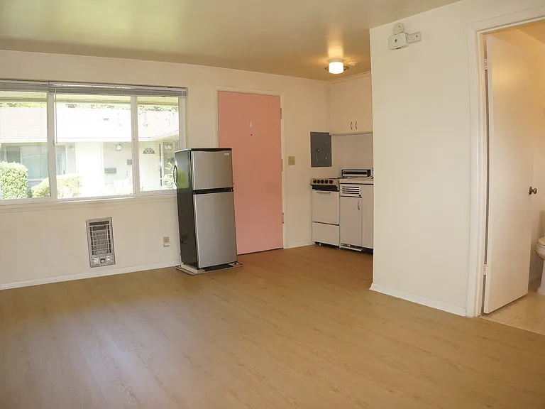 40 Northeast St — Photo 3