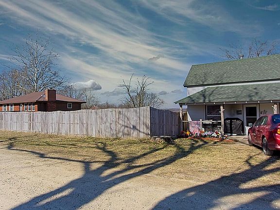 3rd image of 307 E Logan Street