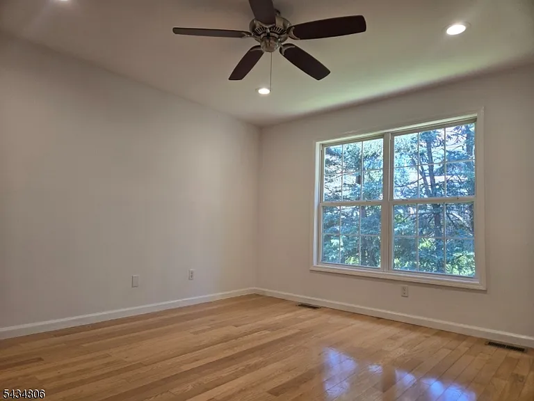 313 Winthrop Dr — Photo 18