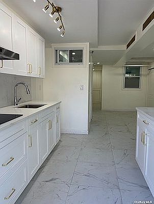 5th image of 68-25 Groton St Floor 1