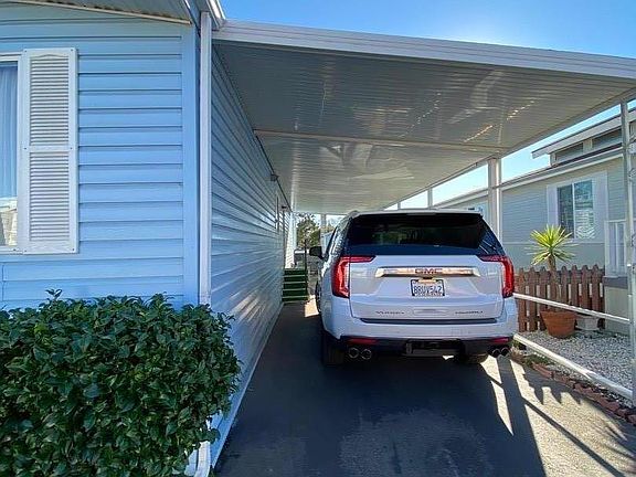 3rd image of 25 Primrose St #25