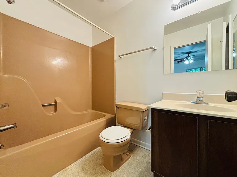 319 Shenandoah Cir — Photo 14