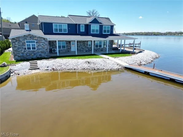 2166 NE River Rd, Lake Milton, OH 44429