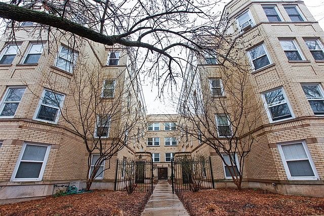 1st image of 1419 W Catalpa Ave APT 2N