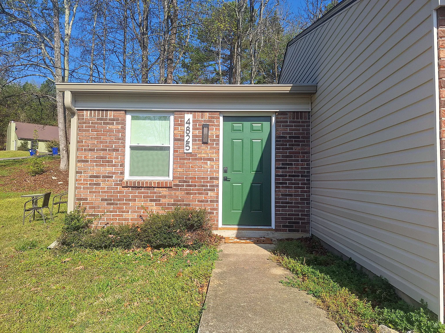 2 bed, 1.0 bath, 850 sqft, $1,350 — Photo 1