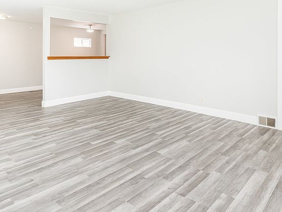 4th image of 1786 White St