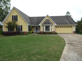 7325 Cedardale Cv, Olive Branch, MS 38654