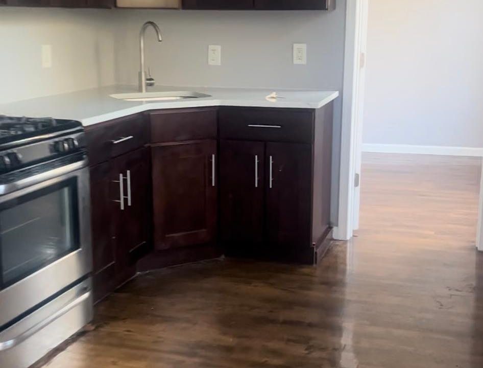 2nd image of 293 Hawthorne Ave #3