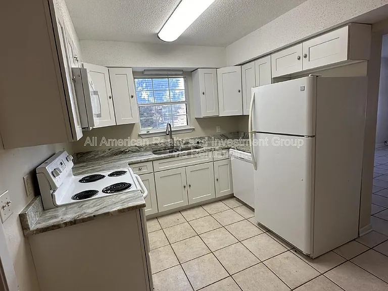 146 Alabama Ave NW #B — Photo 18