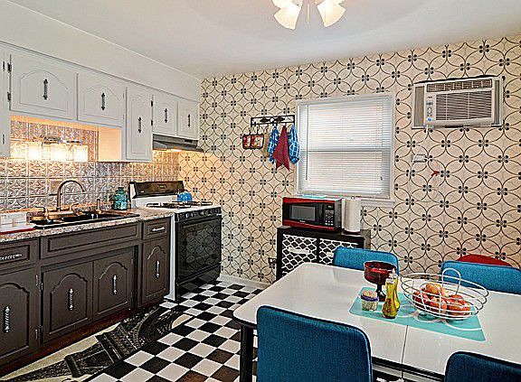 4th image of 7527 Country Ln APT 1S