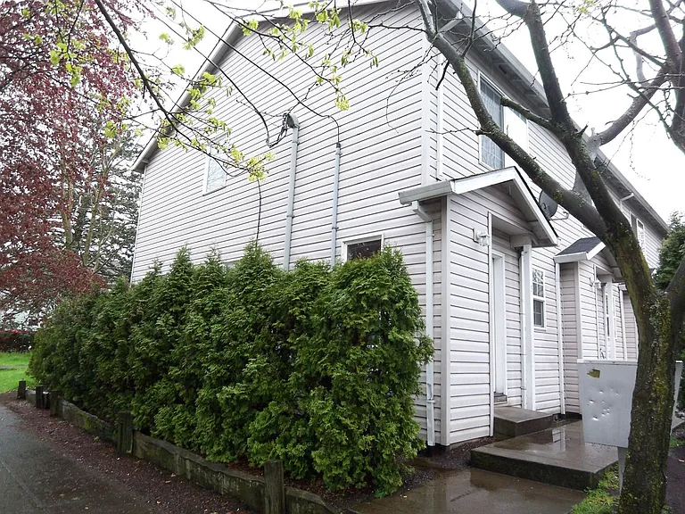 7703 N Gloucester Ave — Photo 2