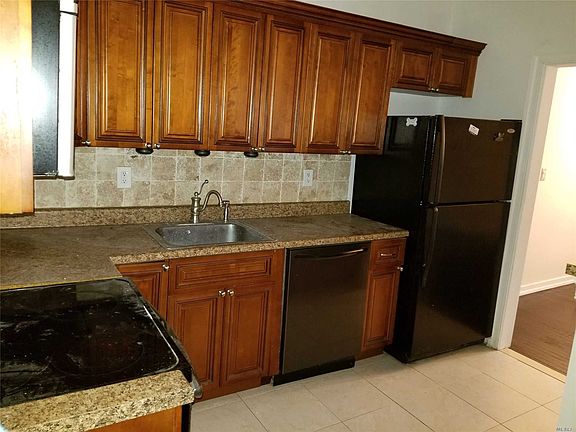 3rd image of 79 Prairie Dr
