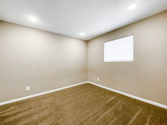 4th image of 116 E 10th Ave APT 17