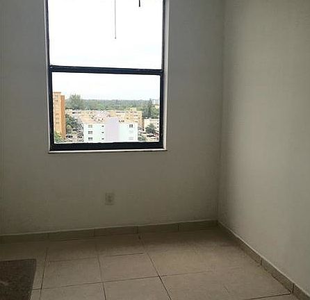 4th image of 1470 NE 123rd St APT 1015