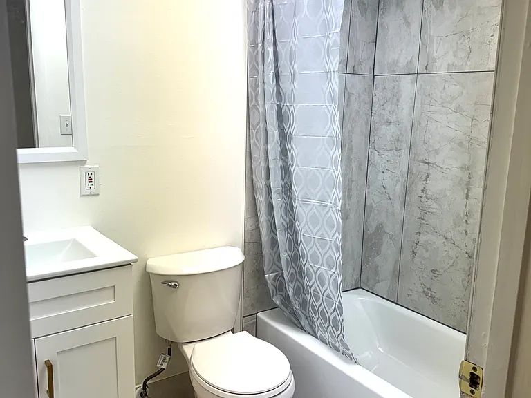Bathroom/tub