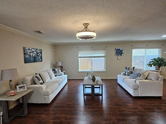 3rd image of 7934 DONSHIRE DR