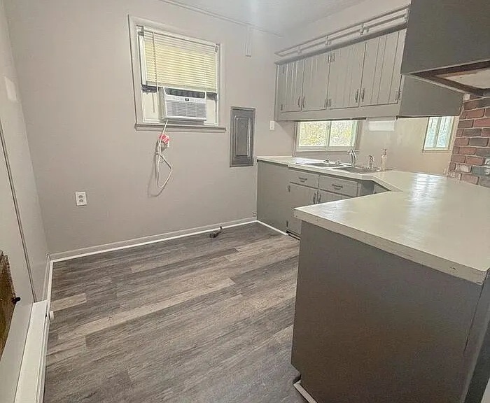 79 Martha Ave — Photo 7